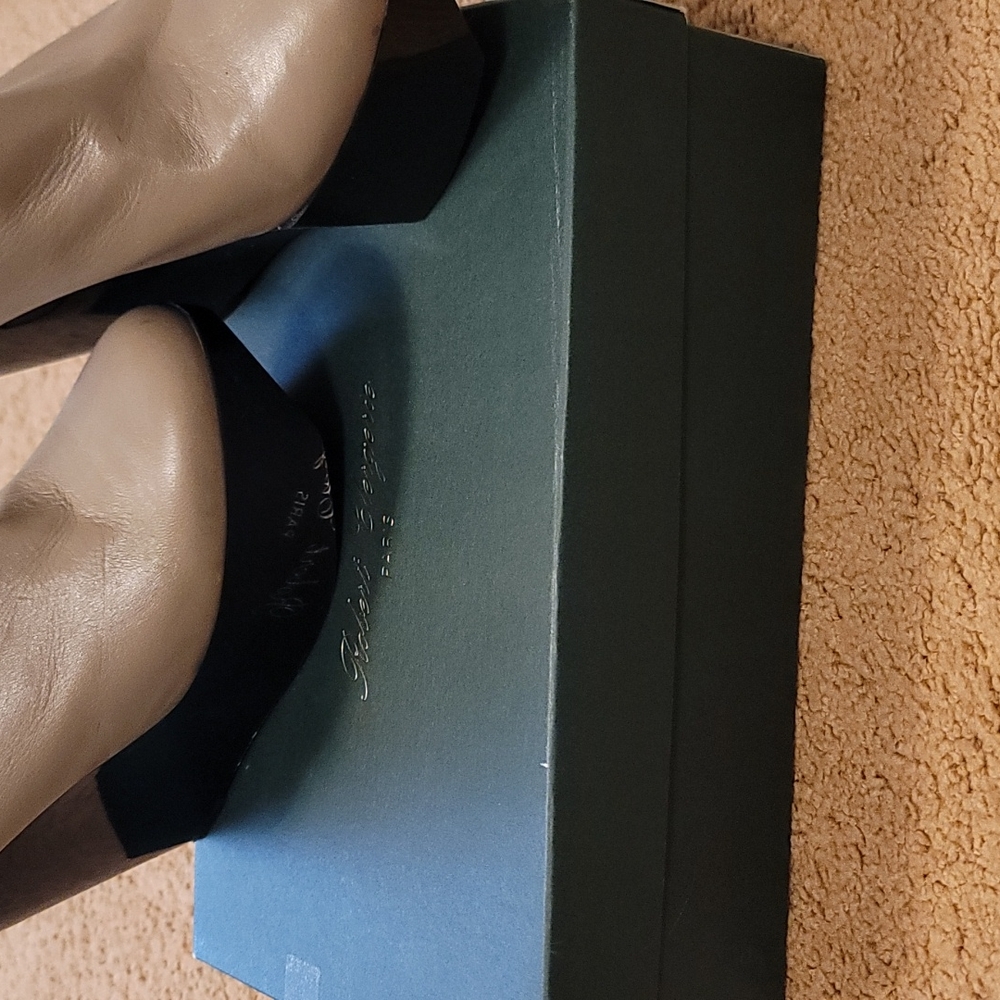 Great Condition Robert Clergerie Slides - image 2